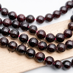 Гранат бусины (сорт Б), диаметр 6,1-6,3 мм, цена 30-31 шт (1/2 нити)