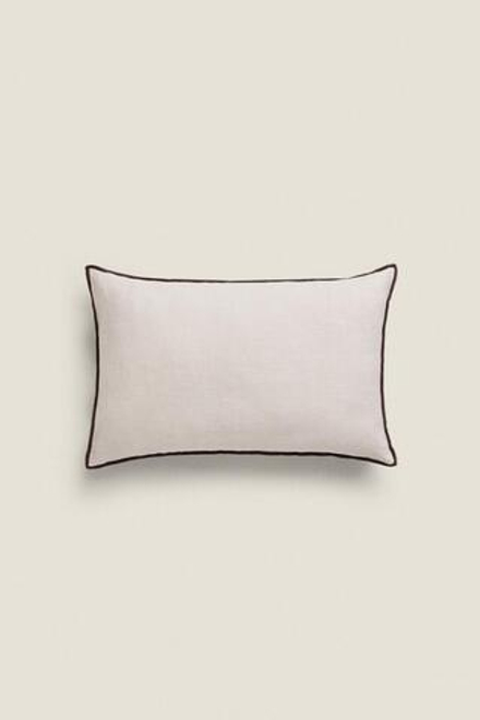 ZARA HOME ЧЕХОЛ НА ПОДУШКУ С ОВЕРЛОКОМ, СВЕТЛО-БЕЖЕВЫЙ