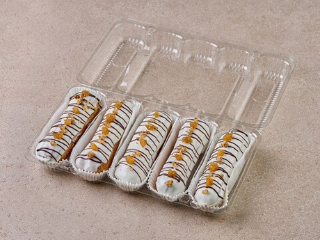 Эклер "С грушей и сыром"