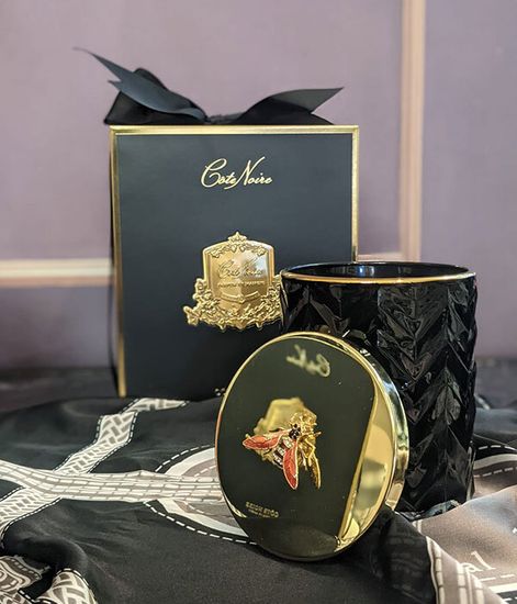 Большая черная свеча "ёлочка" с золотой пчелой и платком, Cote Noire