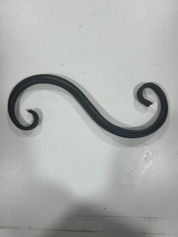 Кованый элемент Волюта размером 290* 100мм профильная труба 15*15мм.