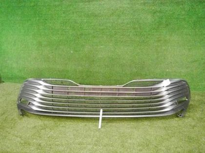 Решетка переднего бампера Toyota Camry xv70 (2017-2021)