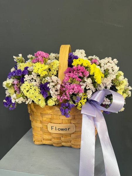 Топ-5 подарков, которые можно дополнить цветами для любого повода