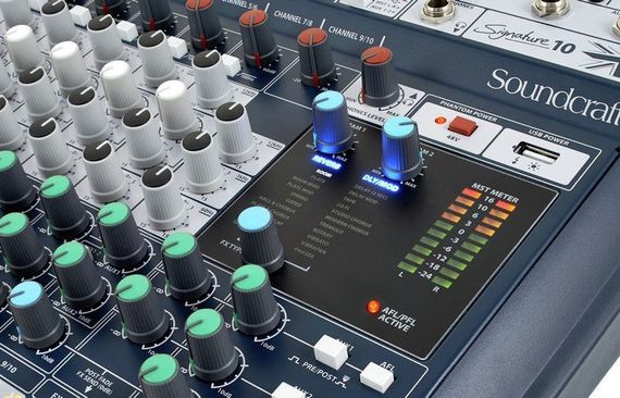 SoundCraft Signature 10