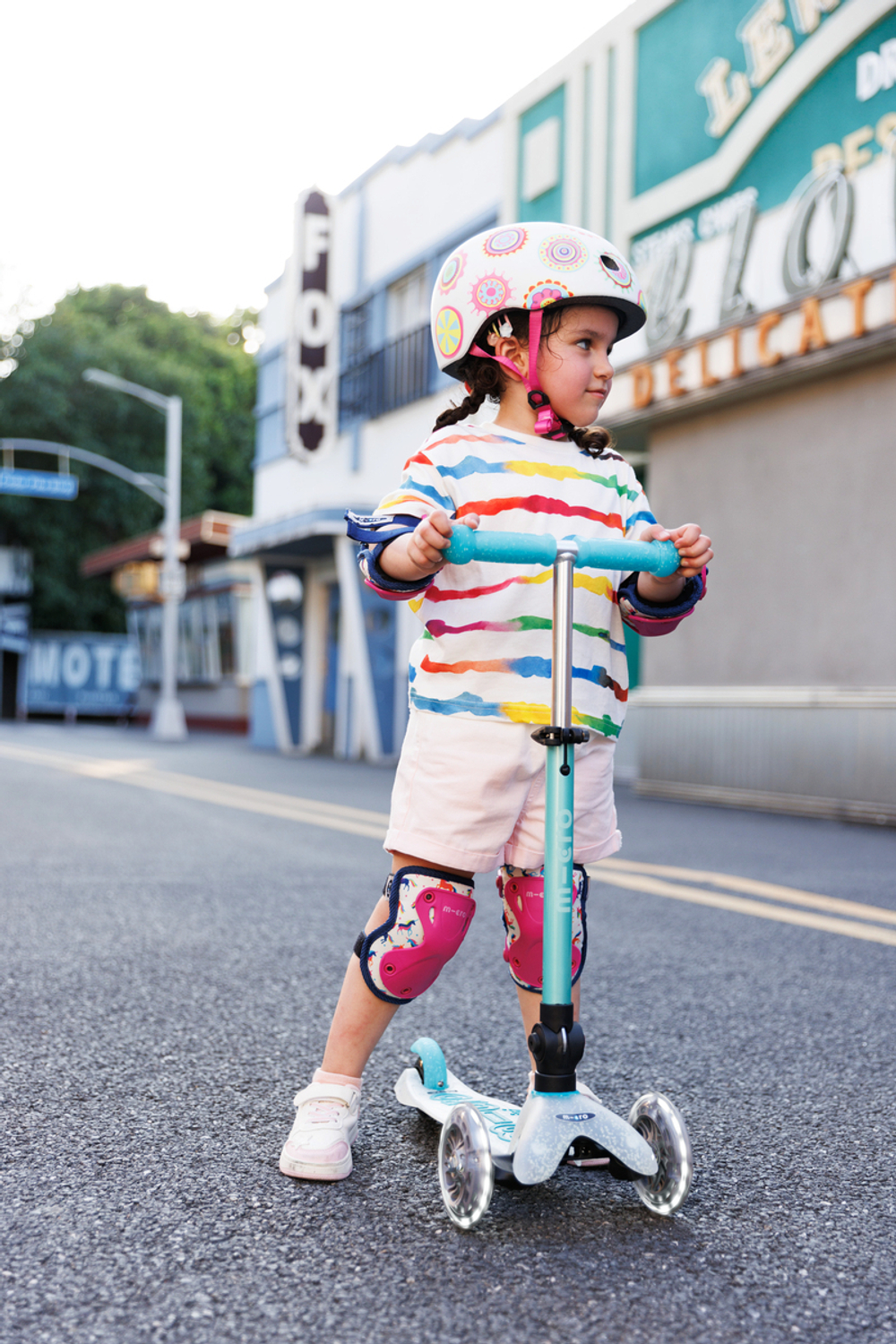 Самокат Mini Micro Deluxe Orion LED складной, голубой