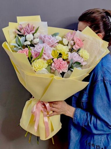 Авторский букет в желтой гамме