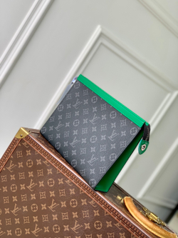 Louis Vuitton Pochette Voyage MM