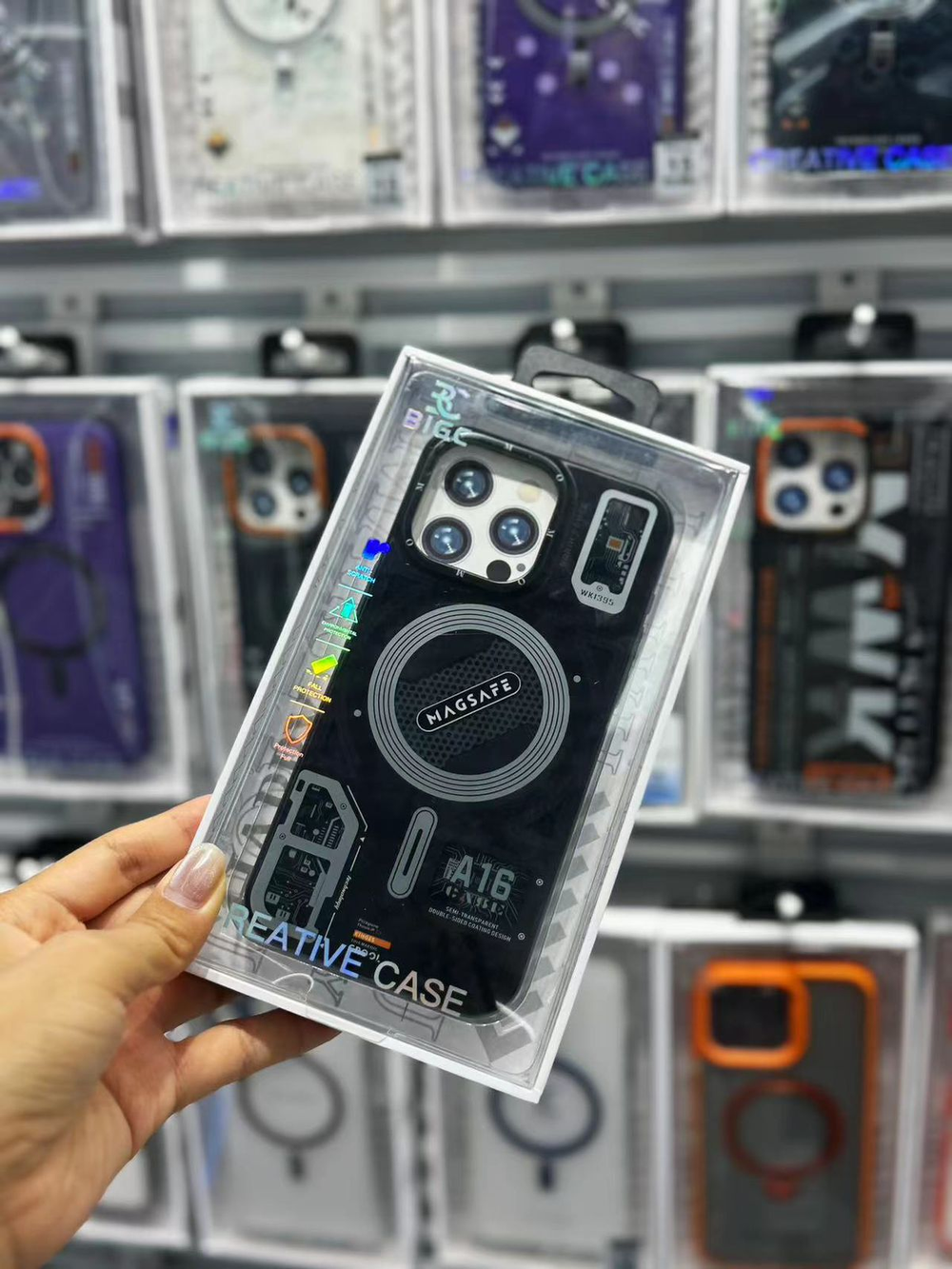 Накладка BIGC CHIP c MagSafe для iPhone 15 Pro