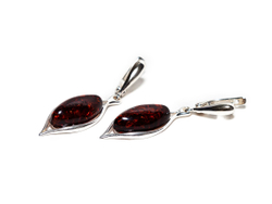 Серебряные серьги с натуральным коньячным янтарем