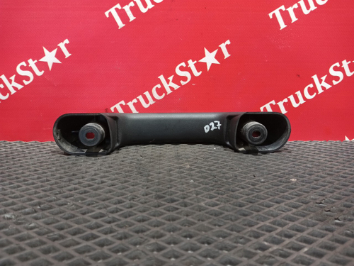 Ручка решетки радиатора центральная