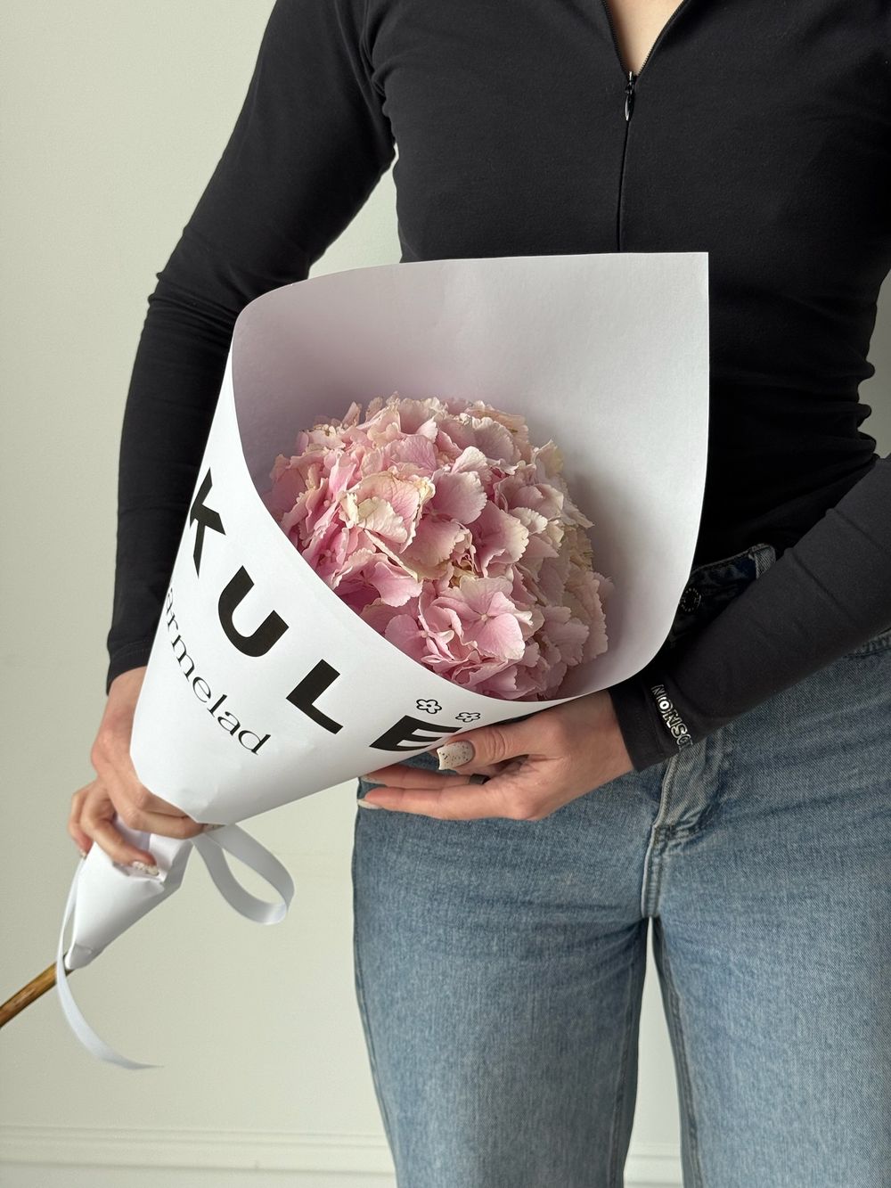 Кулек из розовой гортензии