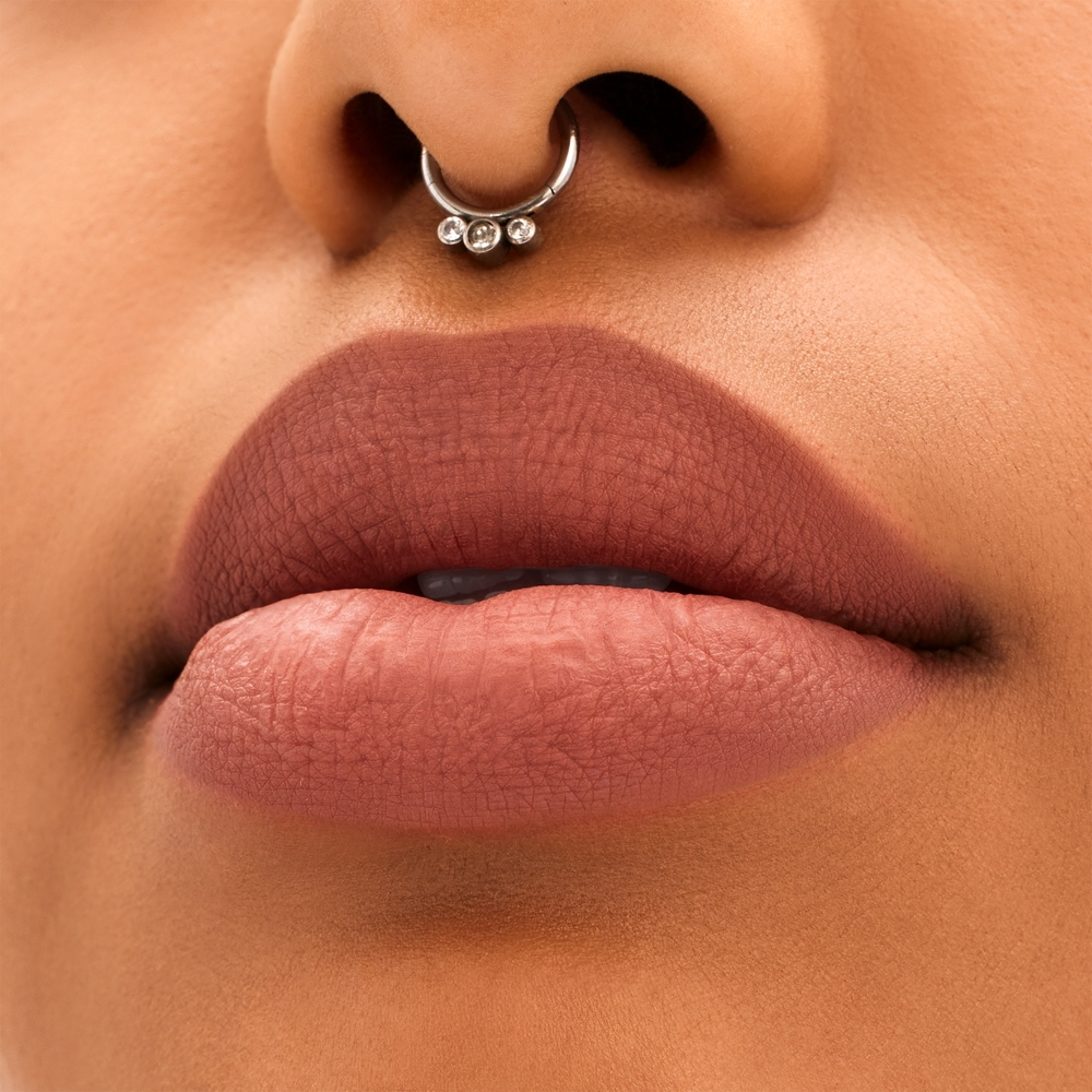 MAC Cosmetics Locked Kiss 24h Lipstick - Стойкая помада с матовым эффектом, 1,8 g