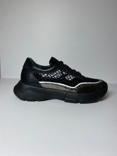 Кроссовки женские