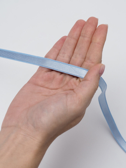 Резинка бретелечная голубая глянцевая ширина 10 мм