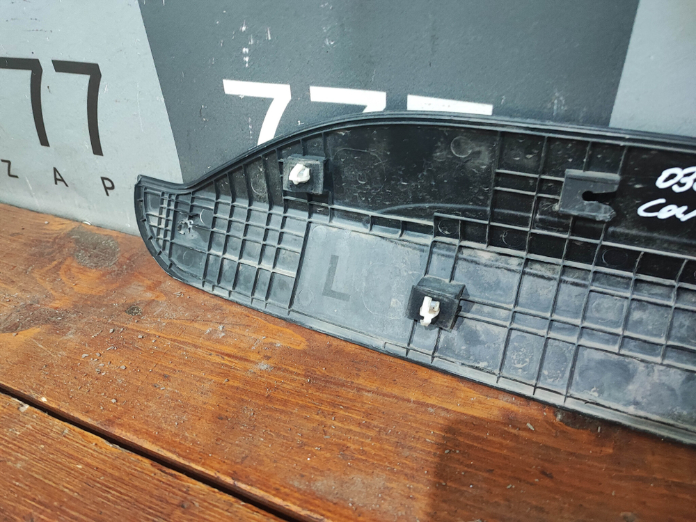 Молдинг сдвижной двери Kia Carnival 4 (KA4) 20-нв Б/У Оригинал 87733R0000