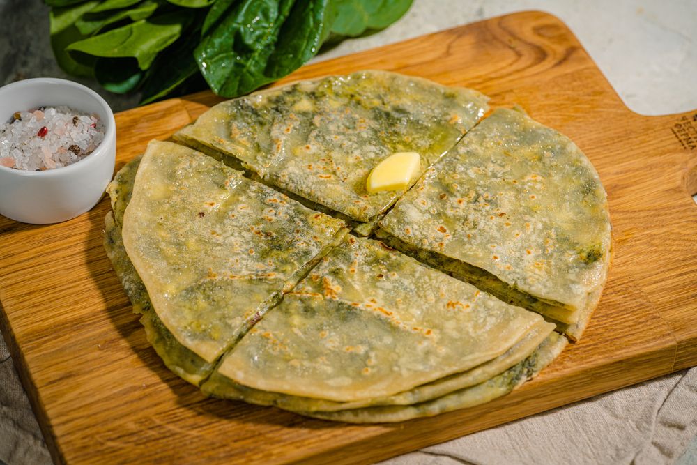 Хычины со шпинатом и сыром