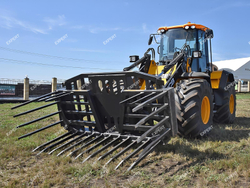 Вилы силосные на Экскаватор-погрузчик JCB