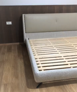 Двуспальная кровать на ножках Eosonno