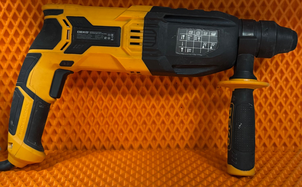 Перфоратор DEKO zkh1000w