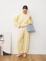 БАЗОВЫЙ РЕМЕНЬ С ТРЕУГОЛЬНОЙ ПРЯЖКОЙ ЗАМША ПУДРОВЫЙ РОЗОВЫЙ