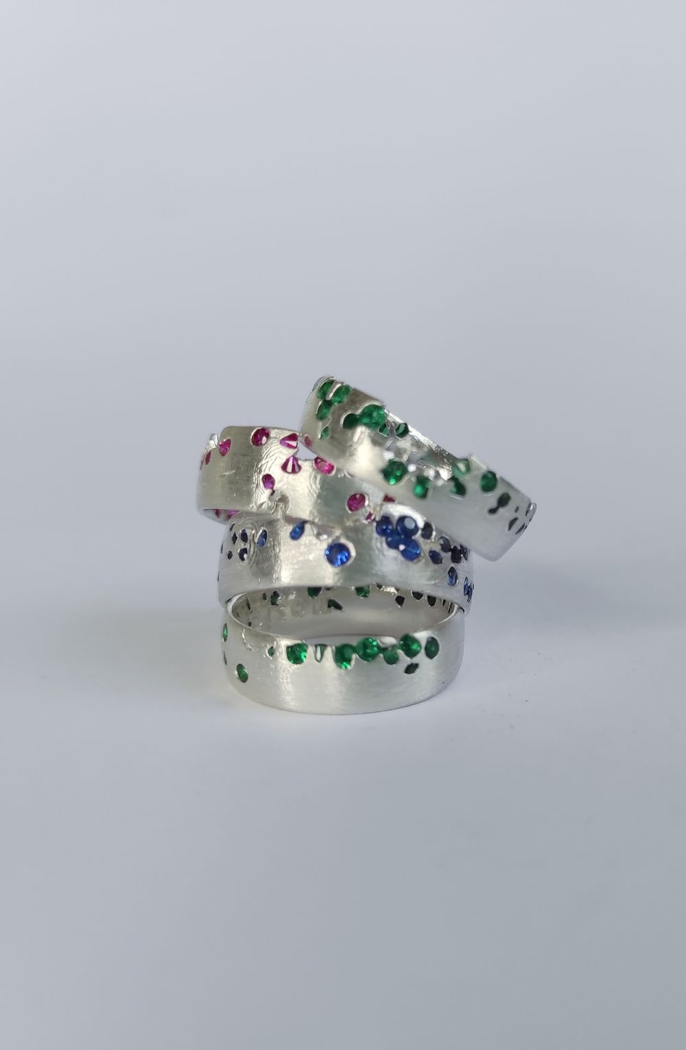 Кольцо Венец лесного короля, зеленые вплавленные