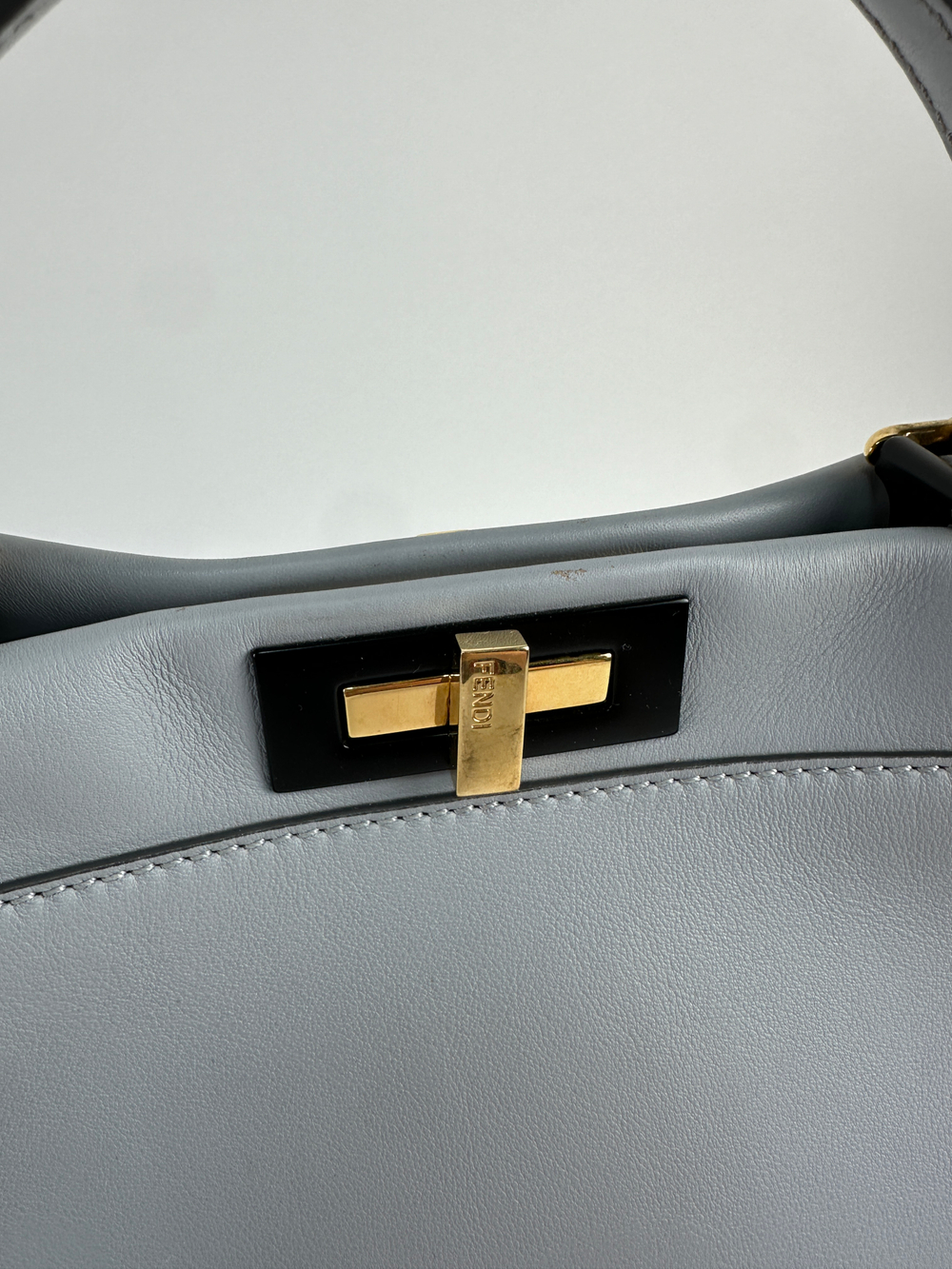 Сумка Fendi Peekaboo medium