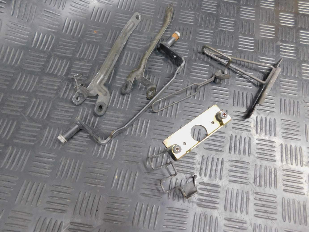 Крепления Yamaha TDM850 RN03J 2001.