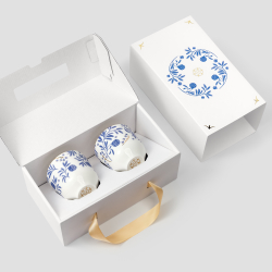 Набор из 2 кофейных стаканов Farforite «Голубые ели» 220 мл в подарочной коробке