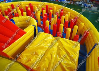 Надувная спортивная полоса препятствий "Бастион" 25*10*5 м