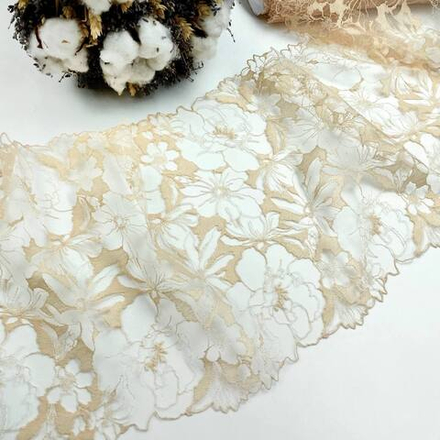 Вышивка на сетке бежевая 22 см цв.126