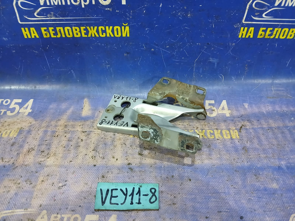 Петля капота правая NISSAN AD 2001