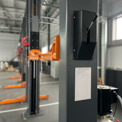 WDK-529 Подъемник двухстоечный с верхней синхронизацией 4 тонны, одност.разбл., 380В