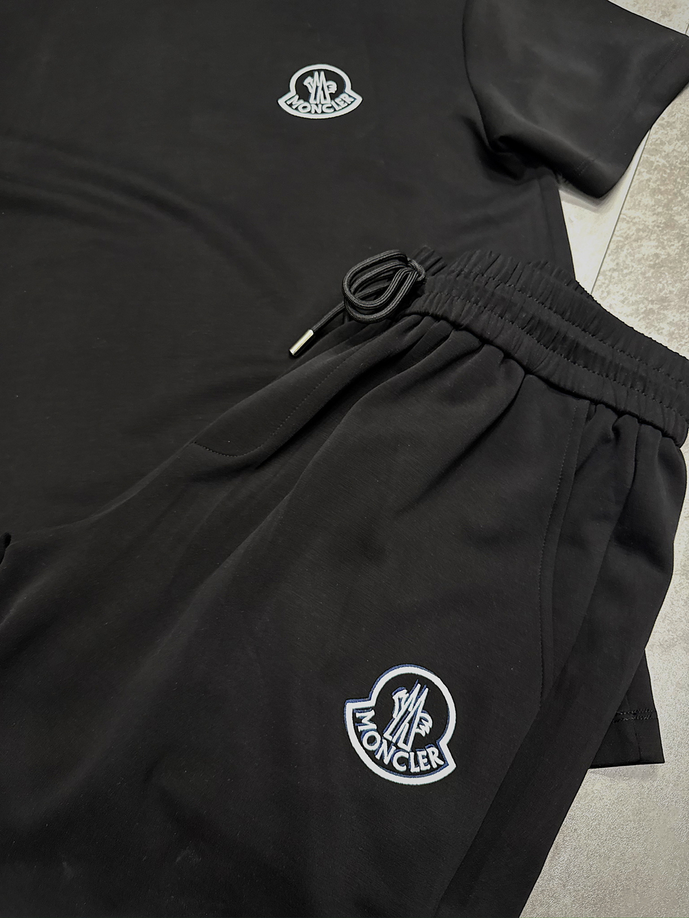 Мужской костюм Moncler