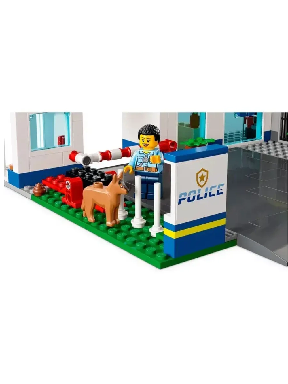 Конструктор Сити Полицейский участок 811 деталей