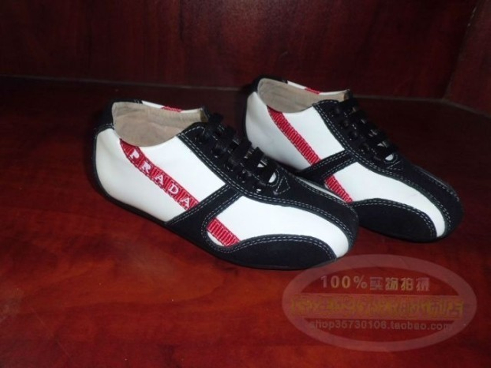 Кроссовки детские на шнурках из кожи и замши контрастных цветов