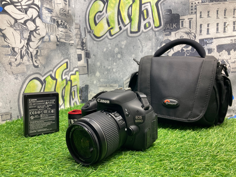 Canon EOS 600D kit 18-55mm IS ll (2.900 кадров)
