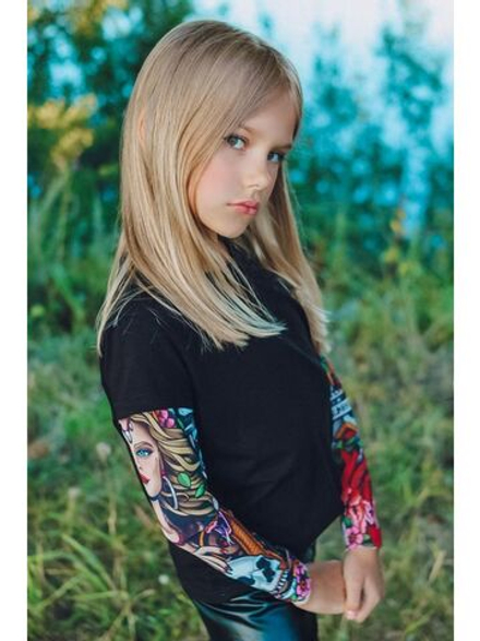 Футболка с  тату рукавами