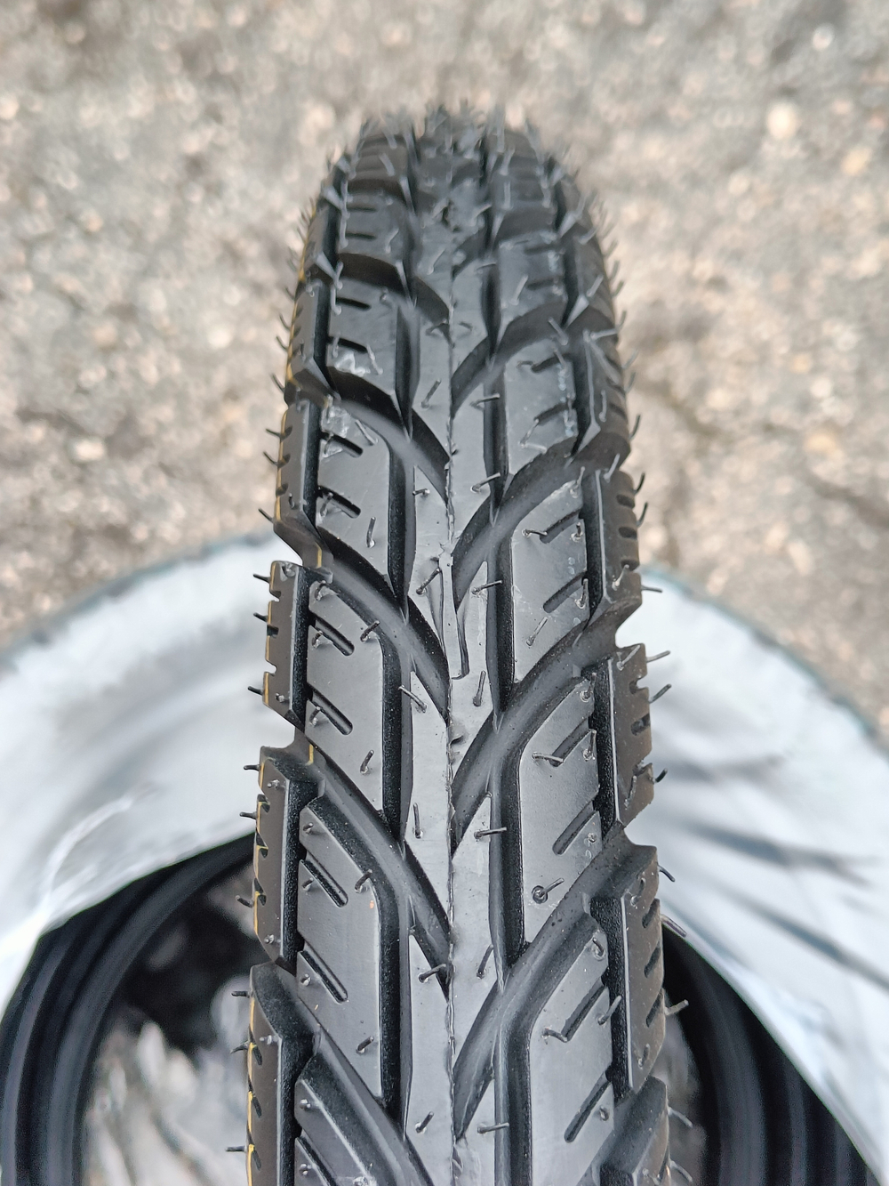 Покрышка 2.75-14 рисунок "колосок"