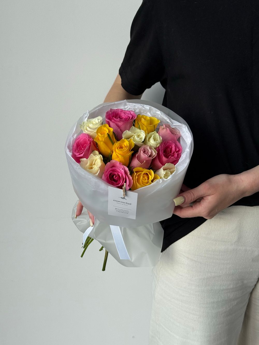 Букет из розы разных оттенков (35см) 15 шт