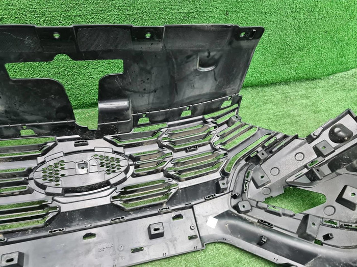 Бампер передний Lada Vesta (2022-н.в.) Cross