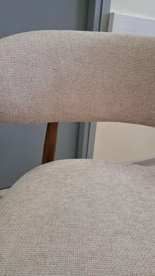 Стул Ando бежевый, ножки орех