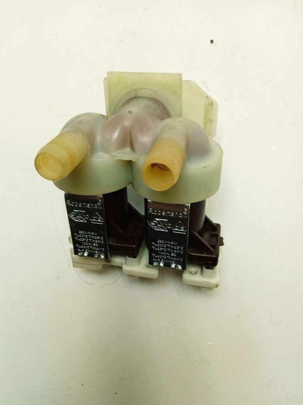 WLG20240OE кт2 Клапан подачи воды стиральных машин Bosch 181818 б/у