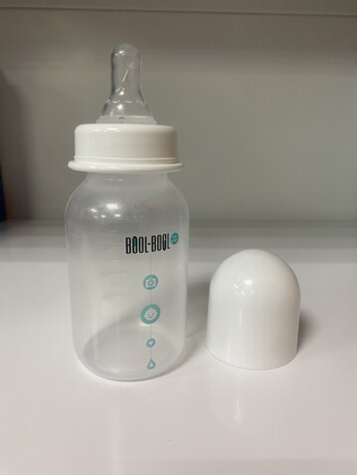 Бутылочка для кормления детей с силиконовой соской "Simple med" с рождения , объем 125 мл