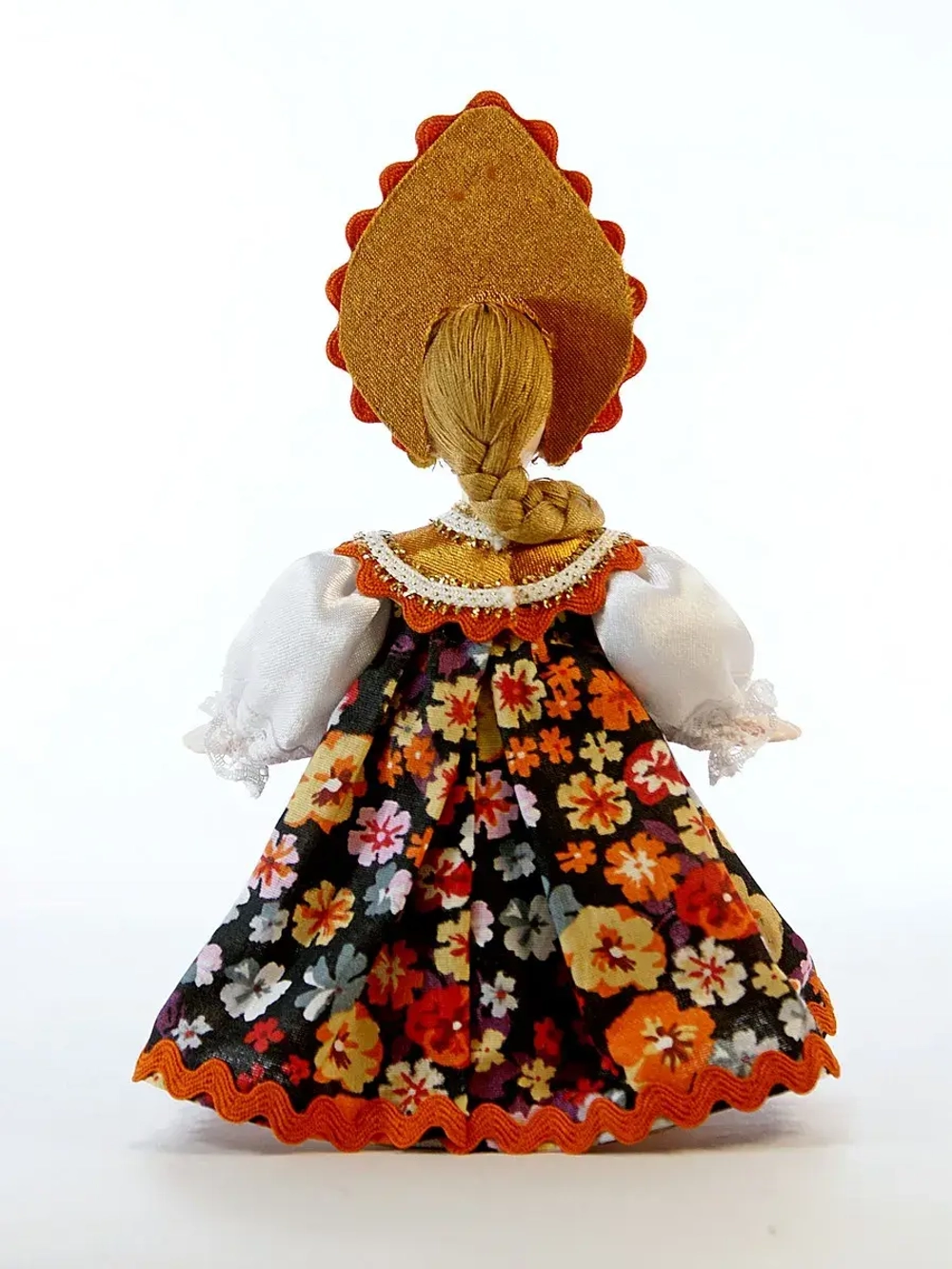 Кукла Забава в русском народном костюме