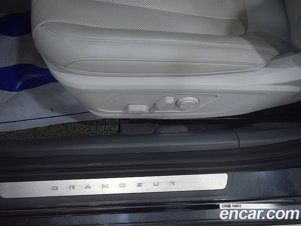 Hyundai Grandeur (Azera) (GN7) 2.5 Бензин 2WD (01.2023)