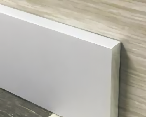 Плинтус из анодированного алюминия MB 600/8
