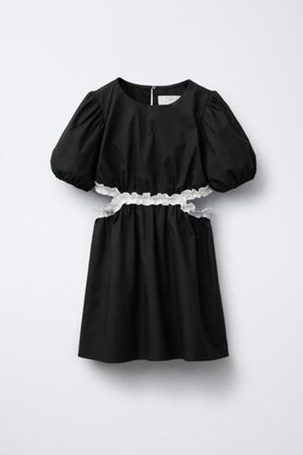 ZARA ПЛАТЬЕ НА БРЕТЕЛЯХ С ВОЛАНАМИ, ЧЕРНЫЙ/ЭКРЮ