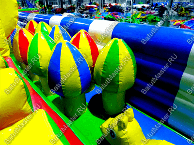 Коммерческий надувной батут "Сказочный замок", размер 11*7*5 м.