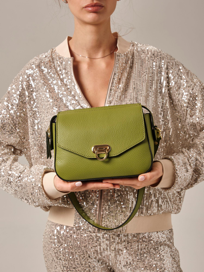 Сумка кожаная через плечо зеленый бамбук