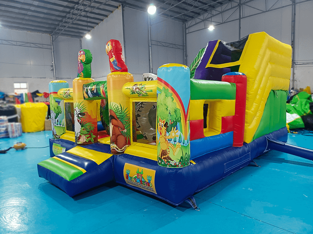 Коммерческий надувной батут «Попугайчики» с горкой, 5*4*2,8 м.